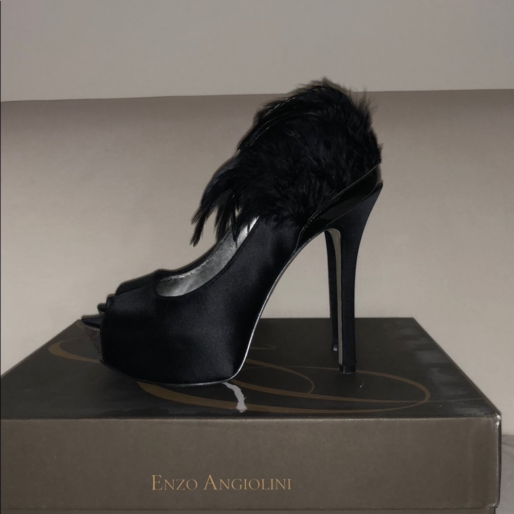 Enzo Angiolini Eatorrez Pump - Picture 2 of 2